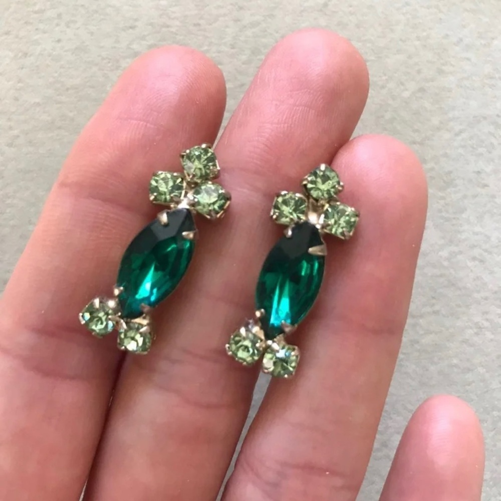 Vintage Precious Stone Screw Back Earrings Multicolored Stone Light Dark green
